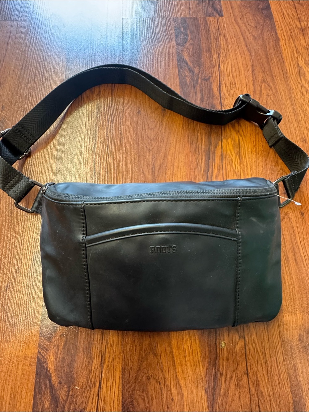 Roots Black Leather Crossbody Bag Adjustable Strap